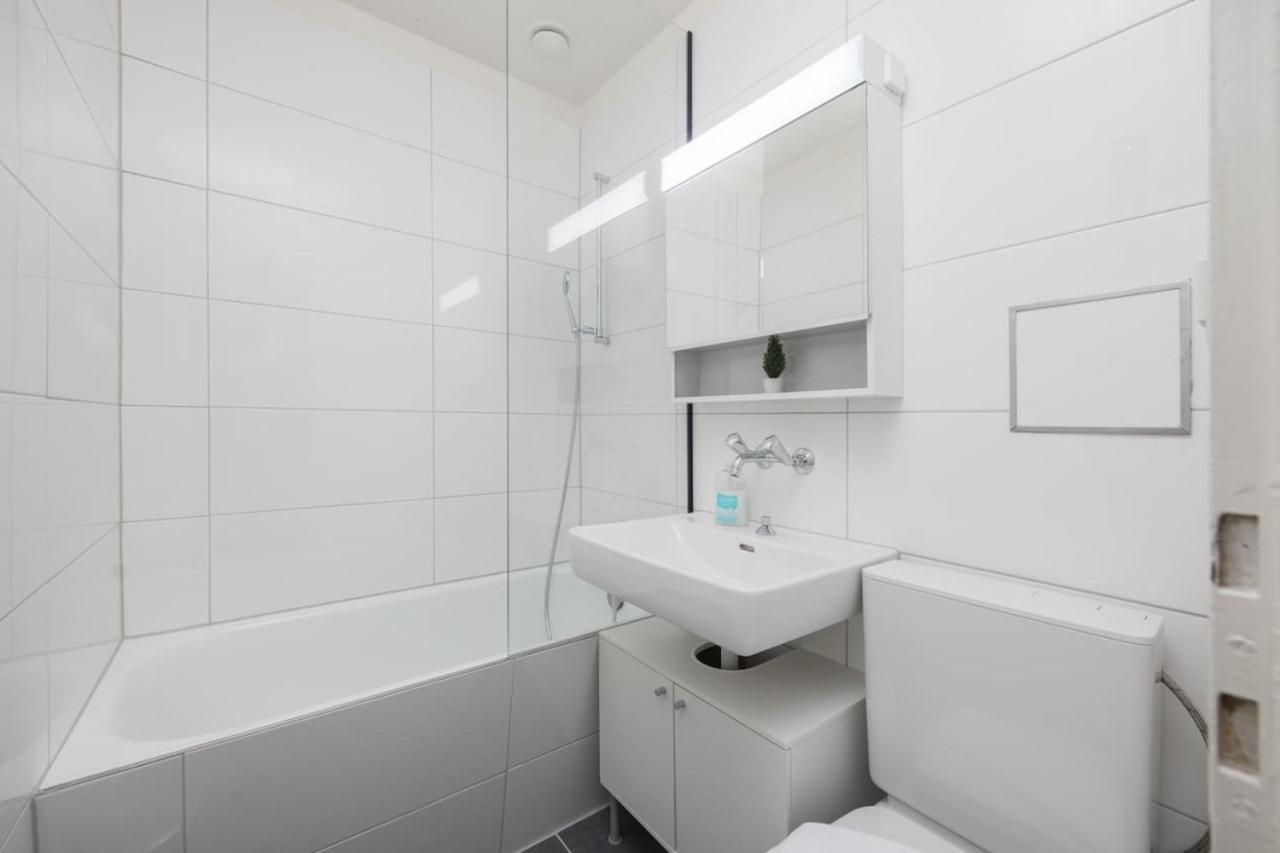 Urban Oasis With Queen Bed And View Be-49 Zurich Bagian luar foto